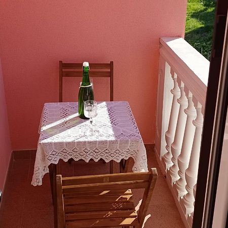 Apartmani Peko Pag Town Exterior foto
