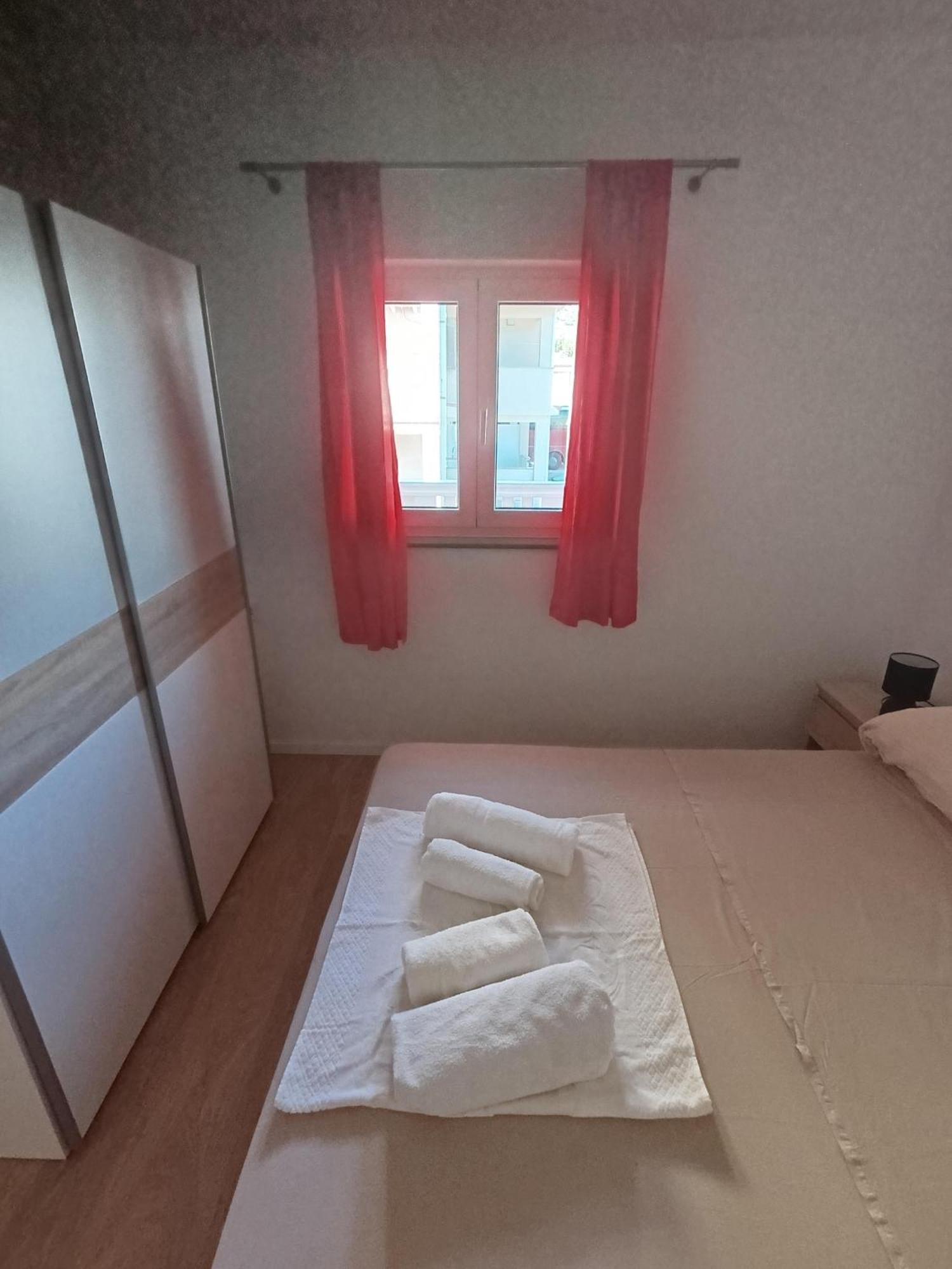 Apartmani Peko Pag Town Exterior foto