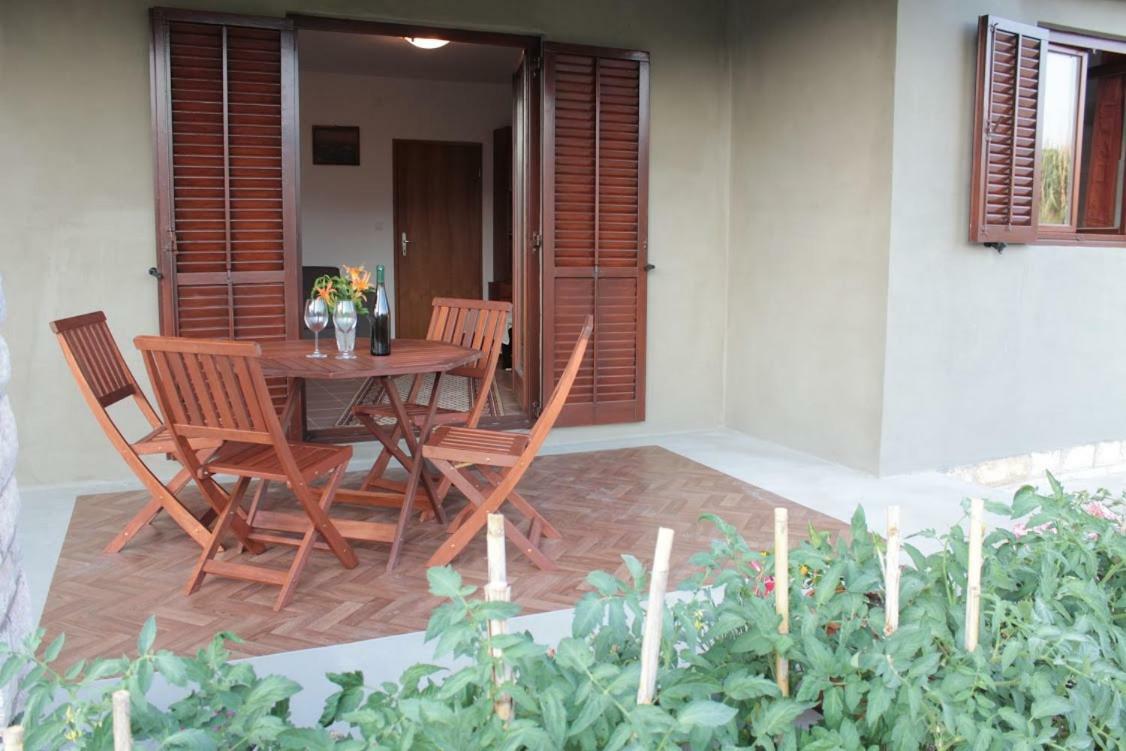 Apartmani Peko Pag Town Exterior foto