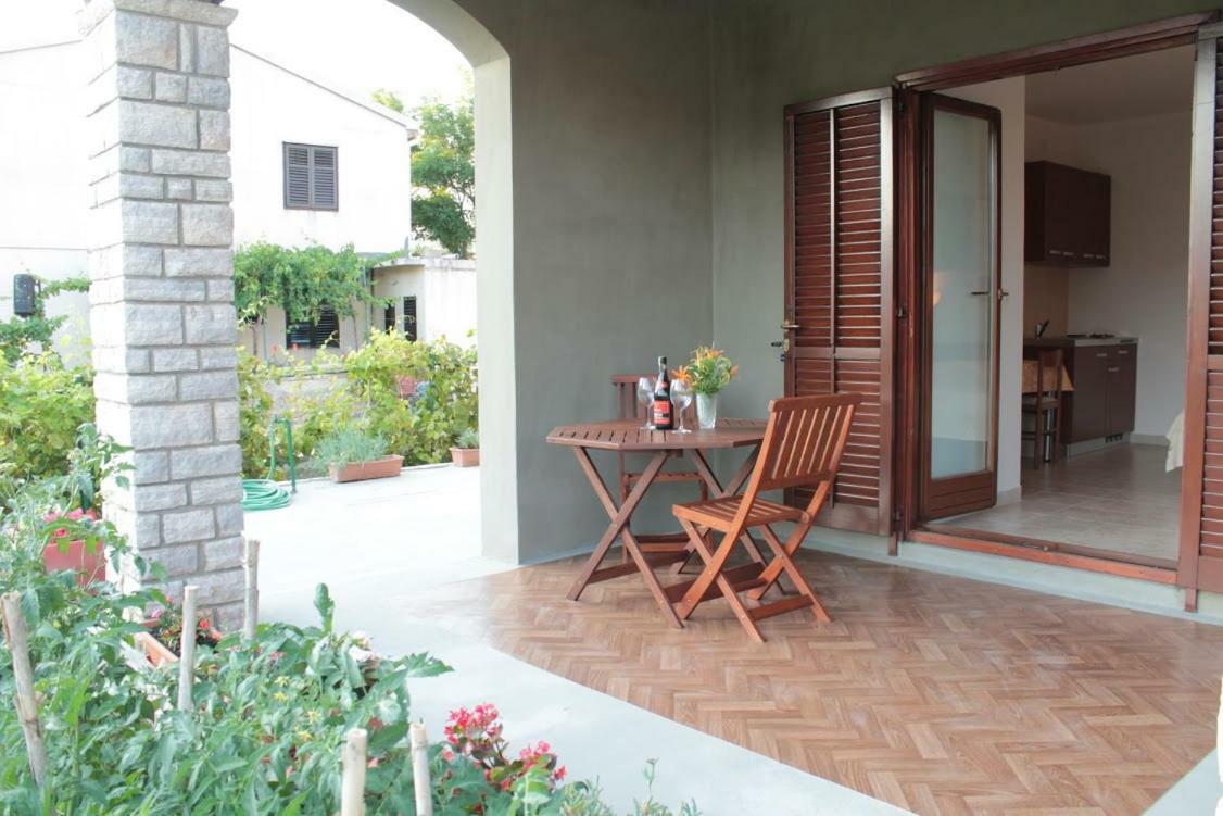 Apartmani Peko Pag Town Exterior foto