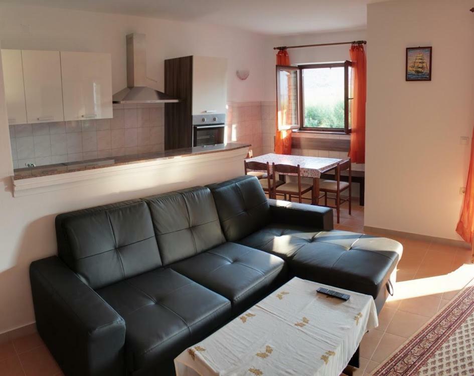 Apartmani Peko Pag Town Exterior foto